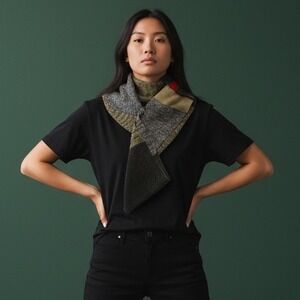Alfani Unisex Reversible Acrylic Knitted Winter Shawl Scarf‎ Green Gray OS NWT